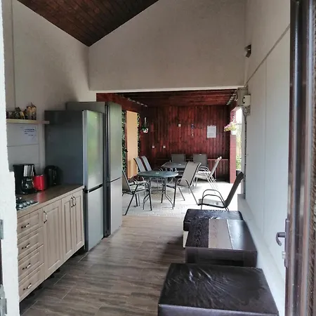 Casa Debora 게스트하우스 Două Mai